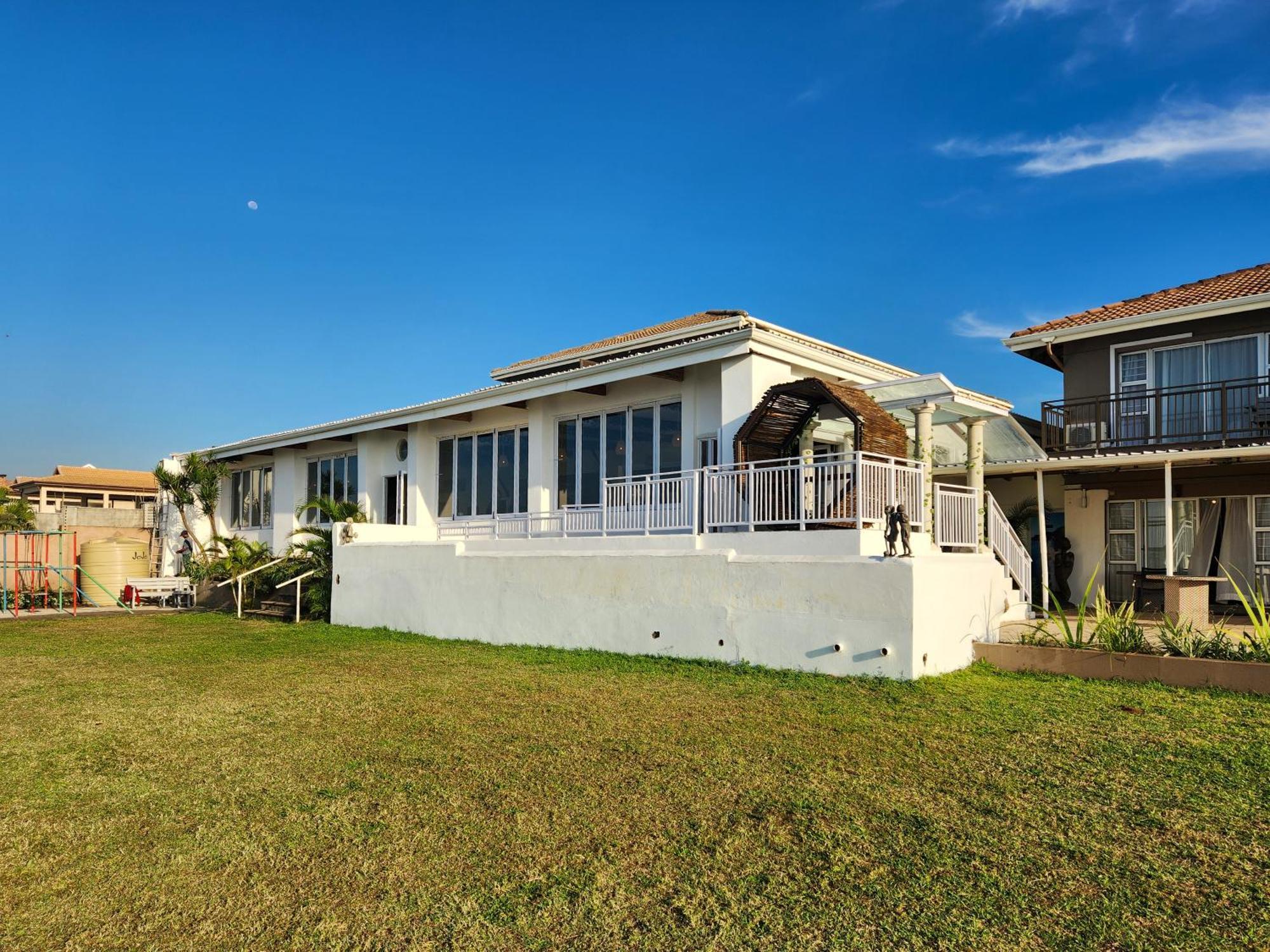 305 Guest House Amanzimtoti Exteriör bild